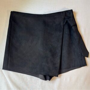 Asymmetrical belted skort from Zara